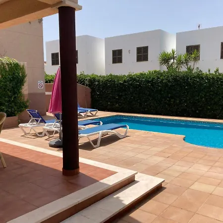 Beautiful & Swimming Pool In קאלה בלנקה