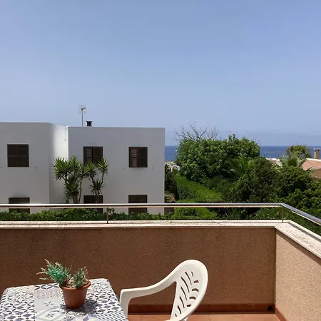 בית נופש Beautiful & Swimming Pool In קאלה בלנקה