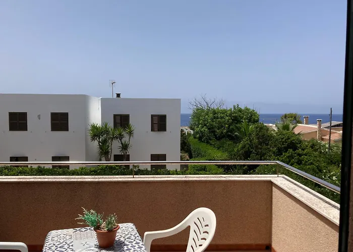 בית נופש Beautiful & Swimming Pool In קאלה בלנקה