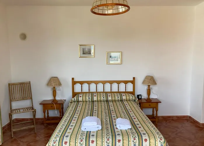 Beautiful & Swimming Pool In בית נופש *