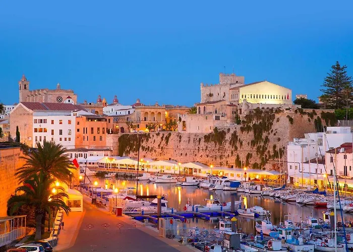 Сasa de vacaciones Beautiful & Swimming Pool In Cala Blanca (Menorca)