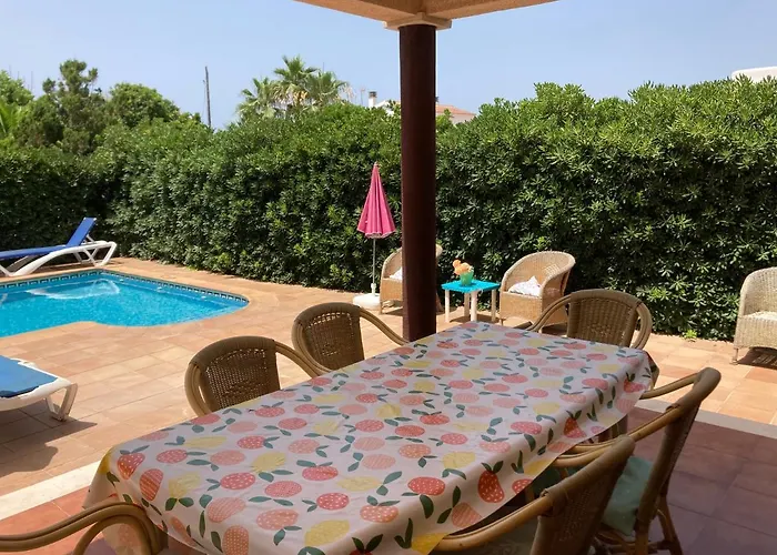 Beautiful & Swimming Pool In