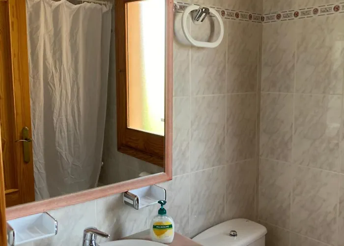 Сasa de vacaciones Beautiful & Swimming Pool In Cala Blanca (Menorca)